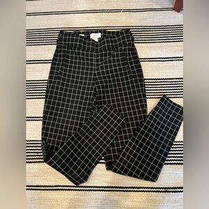NWOT Women’s Elle Black and White Windowpane Skinny Pixie Pants